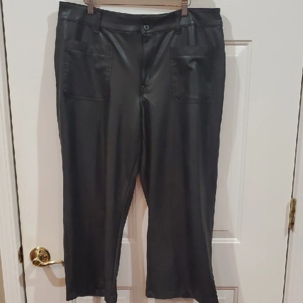 Edgely Faux Leather Women's Black Wide Leg Ankle Pants